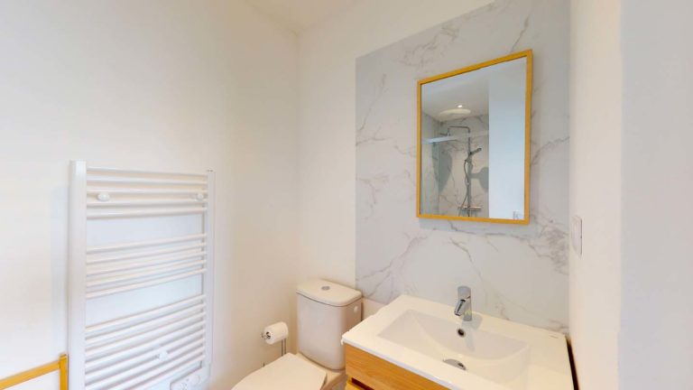 coliving-nantes-rayya-chambre-3-7-salle-de-bain-1