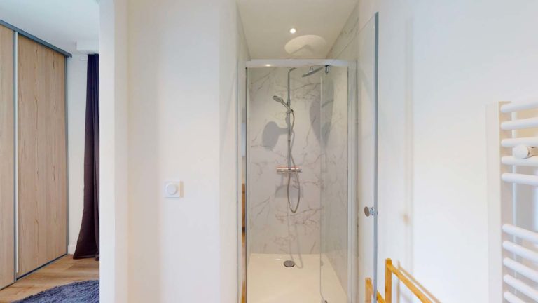 coliving-nantes-rayya-chambre-3-8-salle-de-bain-2