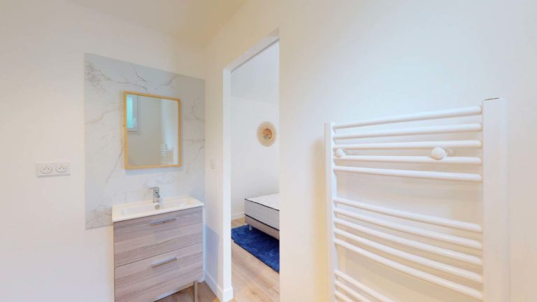 coliving-nantes-rayya-chambre-4-7-salle-de-bain-2