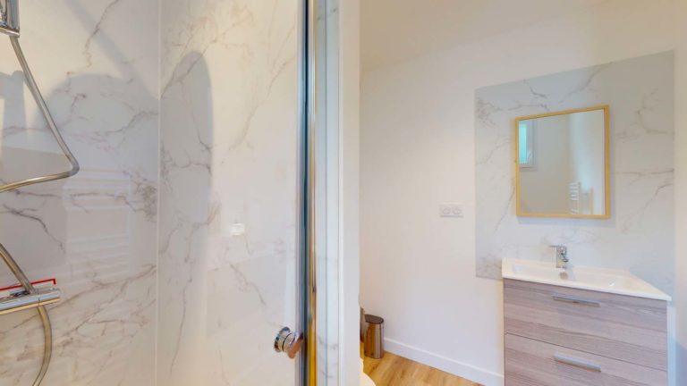 coliving-nantes-rayya-chambre-4-8-salle-de-bain-3