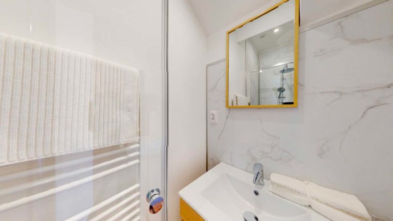 coliving-nantes-repin-chambre-14-salle-de-bain-1