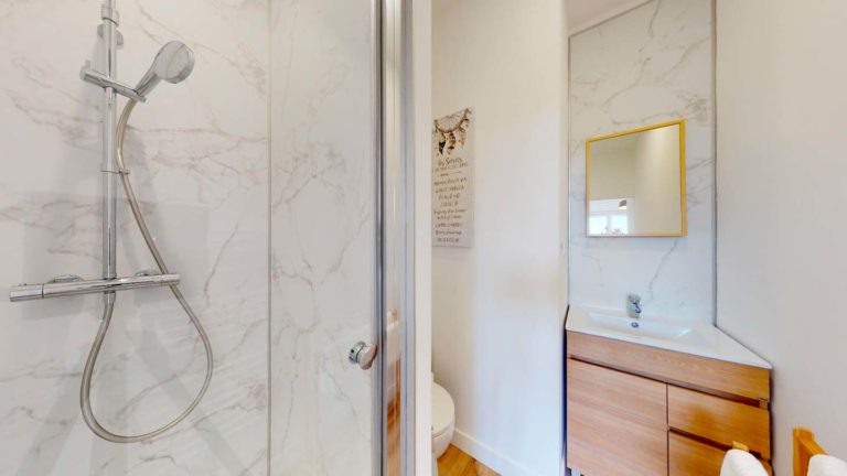 coliving-nantes-repin-chambre-5-salle-de-bain-2